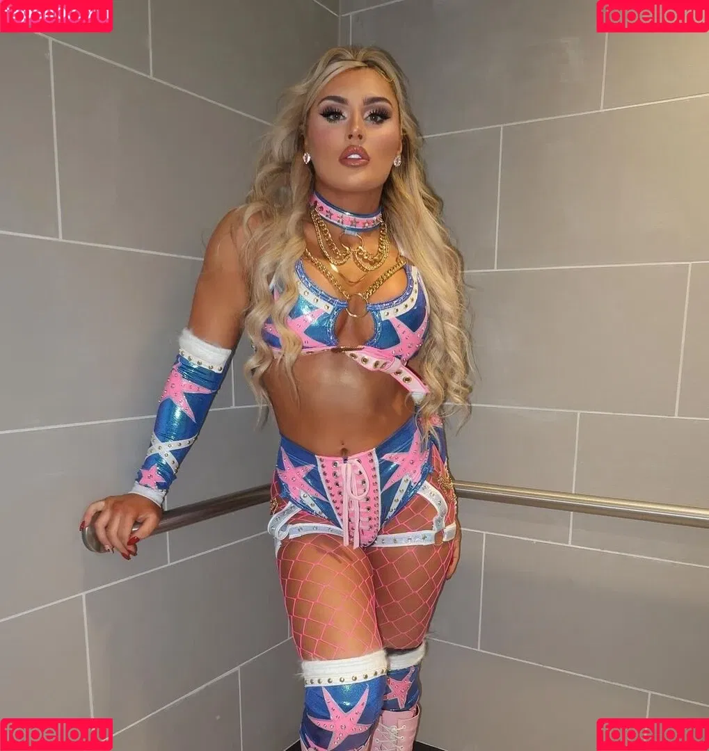 Tiffany Stratton / tiffany_stratton / tiffanywwe / tiffstrattonwwe Onlyfans Photo Gallery 