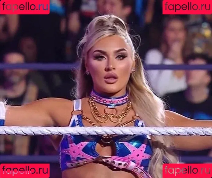 Tiffany Stratton / tiffany_stratton / tiffanywwe / tiffstrattonwwe Onlyfans Photo Gallery 
