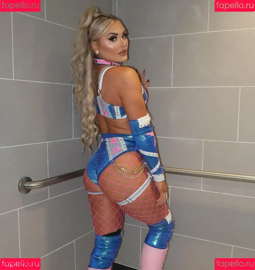 Tiffany Stratton / tiffany_stratton / tiffanywwe / tiffstrattonwwe Onlyfans Photo Gallery 