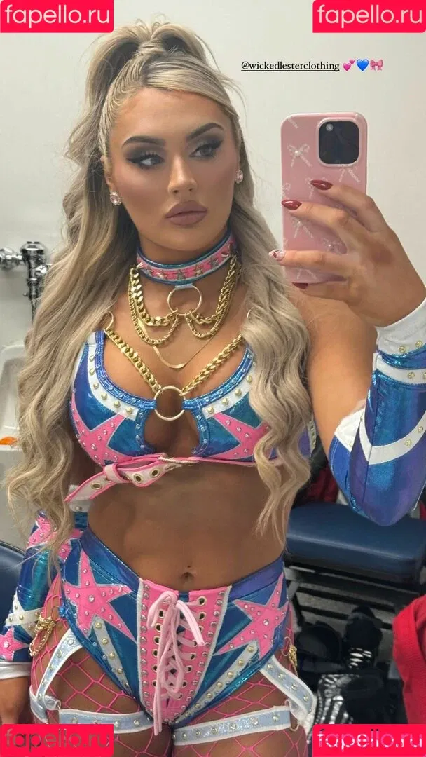 Tiffany Stratton / tiffany_stratton / tiffanywwe / tiffstrattonwwe Onlyfans Photo Gallery 