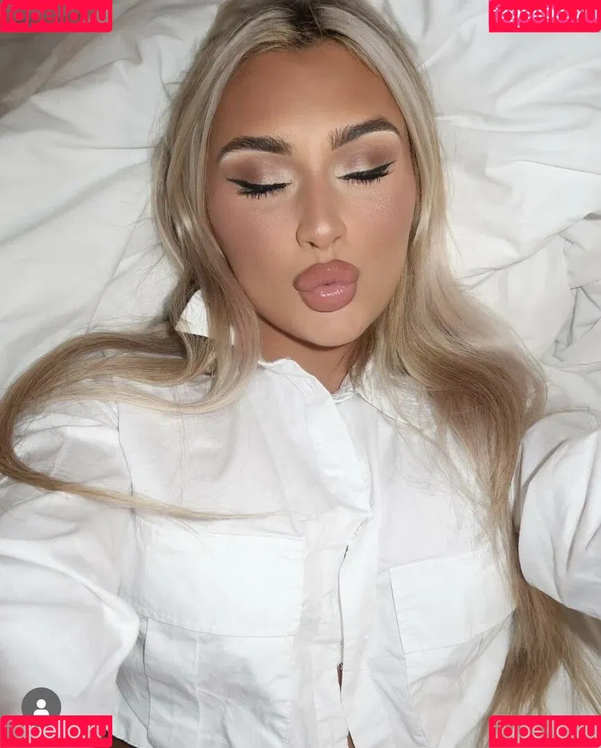 Tiffany Stratton / tiffany_stratton / tiffanywwe / tiffstrattonwwe Onlyfans Photo Gallery 