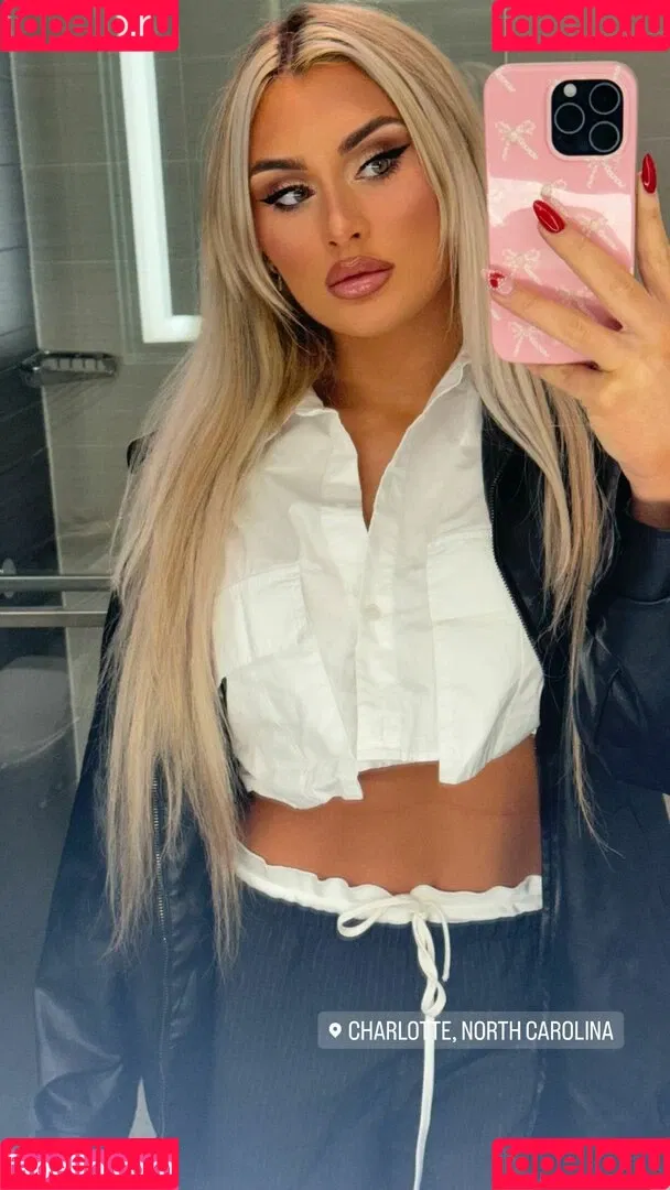 Tiffany Stratton / tiffany_stratton / tiffanywwe / tiffstrattonwwe Onlyfans Photo Gallery 