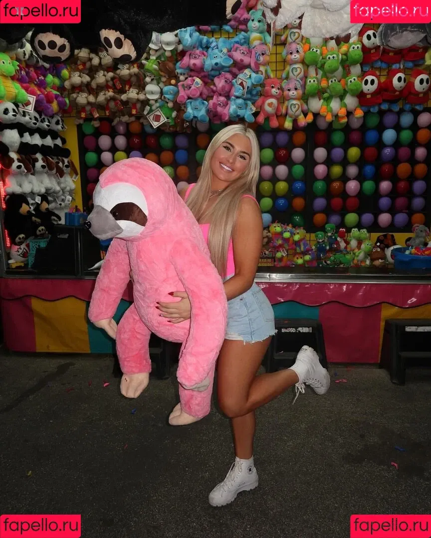Tiffany Stratton / tiffany_stratton / tiffanywwe / tiffstrattonwwe Onlyfans Photo Gallery 