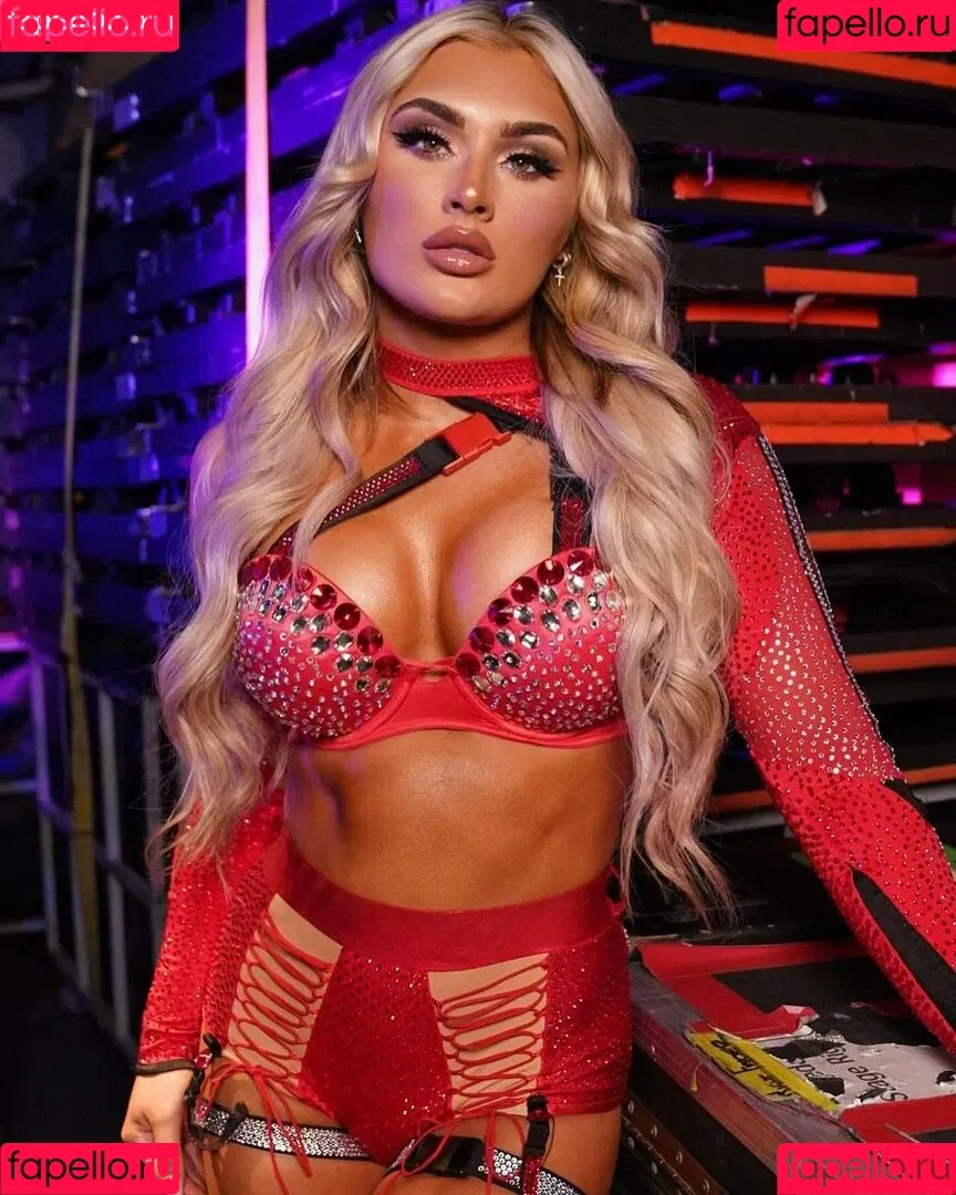 Tiffany Stratton / tiffany_stratton / tiffanywwe / tiffstrattonwwe Onlyfans Photo Gallery 