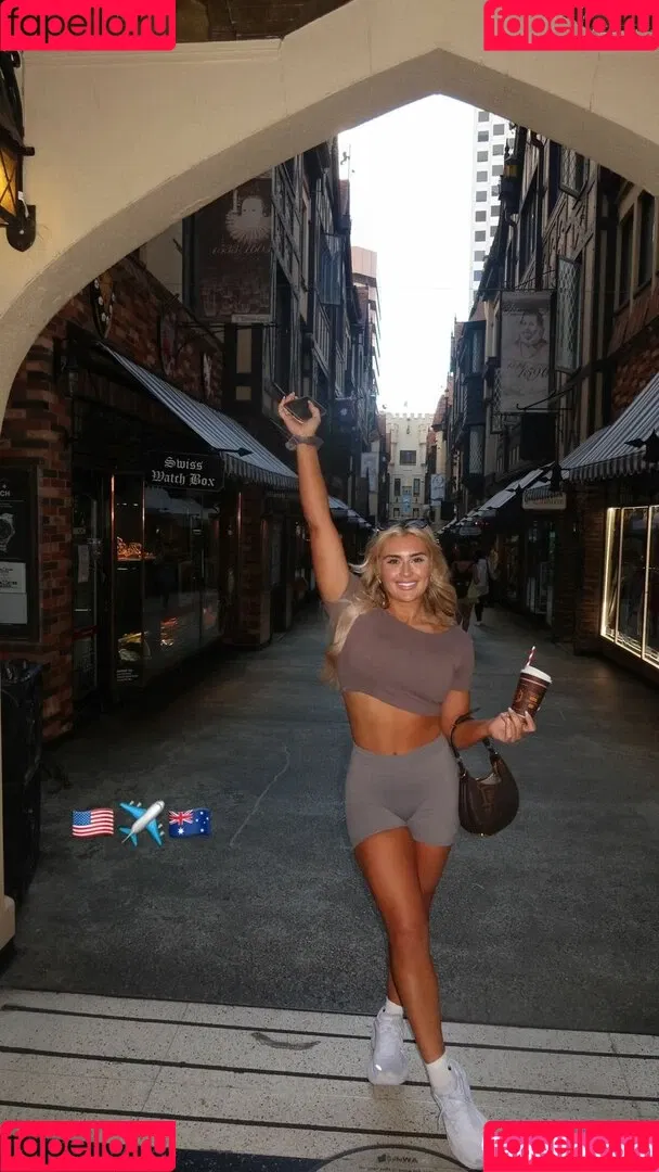 Tiffany Stratton / tiffany_stratton / tiffanywwe / tiffstrattonwwe Onlyfans Photo Gallery 