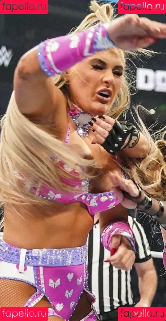 Tiffany Stratton / tiffany_stratton / tiffanywwe / tiffstrattonwwe Onlyfans Photo Gallery 