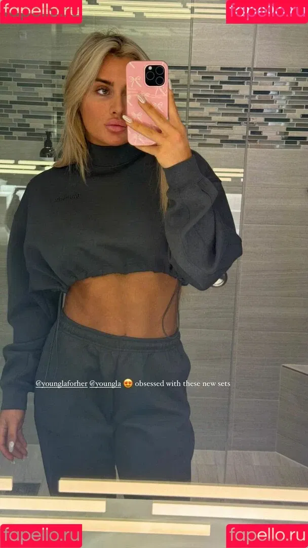 Tiffany Stratton / tiffany_stratton / tiffanywwe / tiffstrattonwwe Onlyfans Photo Gallery 