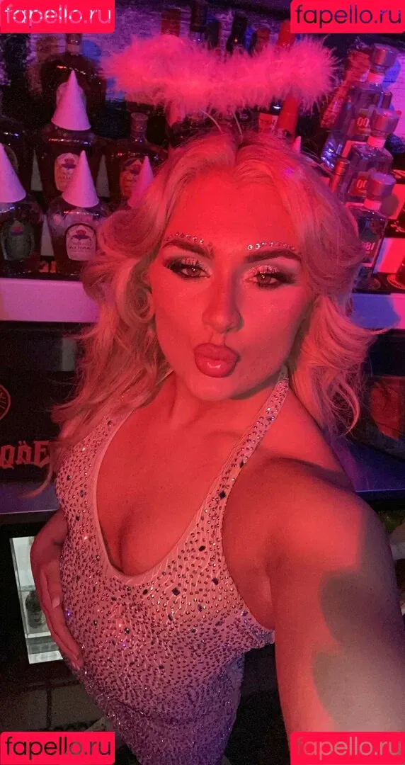 Tiffany Stratton / tiffany_stratton / tiffanywwe / tiffstrattonwwe Onlyfans Photo Gallery 