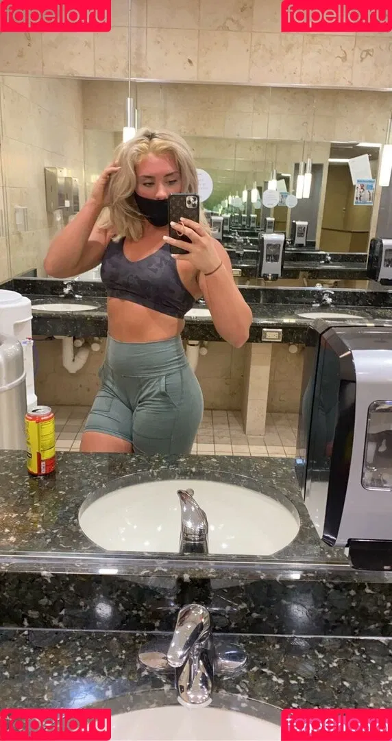Tiffany Stratton / tiffany_stratton / tiffanywwe / tiffstrattonwwe Onlyfans Photo Gallery 