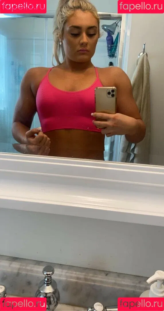 Tiffany Stratton / tiffany_stratton / tiffanywwe / tiffstrattonwwe Onlyfans Photo Gallery 