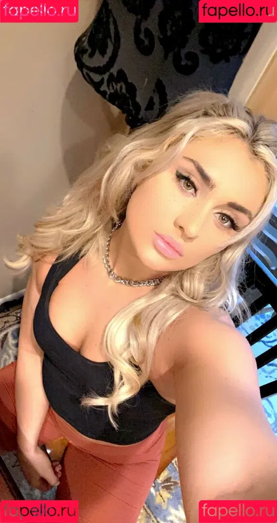 Tiffany Stratton / tiffany_stratton / tiffanywwe / tiffstrattonwwe Onlyfans Photo Gallery 