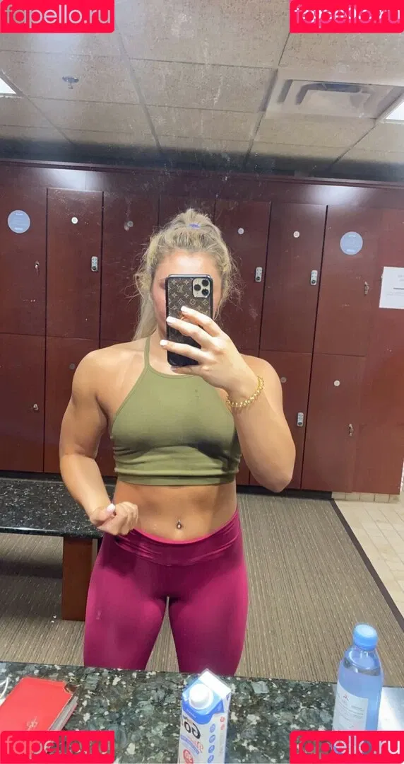 Tiffany Stratton / tiffany_stratton / tiffanywwe / tiffstrattonwwe Onlyfans Photo Gallery 