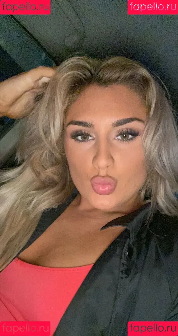 Tiffany Stratton / tiffany_stratton / tiffanywwe / tiffstrattonwwe Onlyfans Photo Gallery 