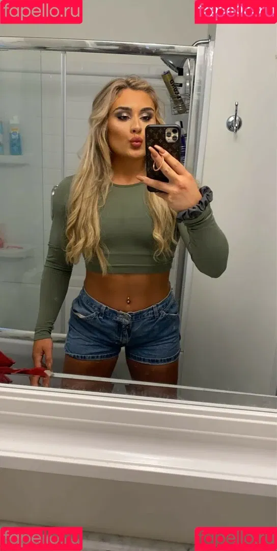 Tiffany Stratton / tiffany_stratton / tiffanywwe / tiffstrattonwwe Onlyfans Photo Gallery 
