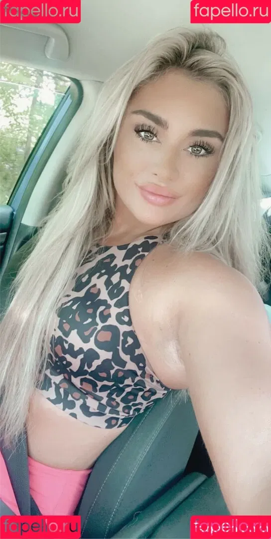 Tiffany Stratton / tiffany_stratton / tiffanywwe / tiffstrattonwwe Onlyfans Photo Gallery 