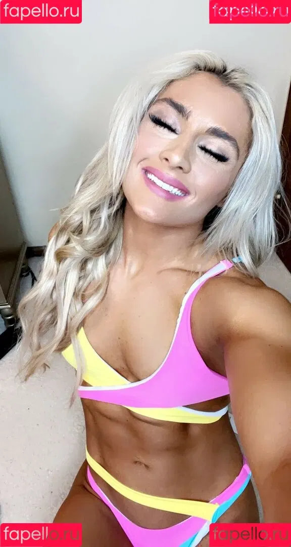 Tiffany Stratton / tiffany_stratton / tiffanywwe / tiffstrattonwwe Onlyfans Photo Gallery 