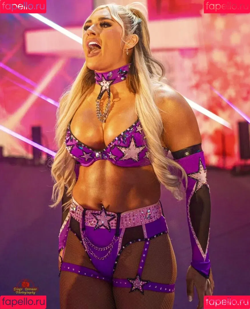Tiffany Stratton / tiffany_stratton / tiffanywwe / tiffstrattonwwe Onlyfans Photo Gallery 