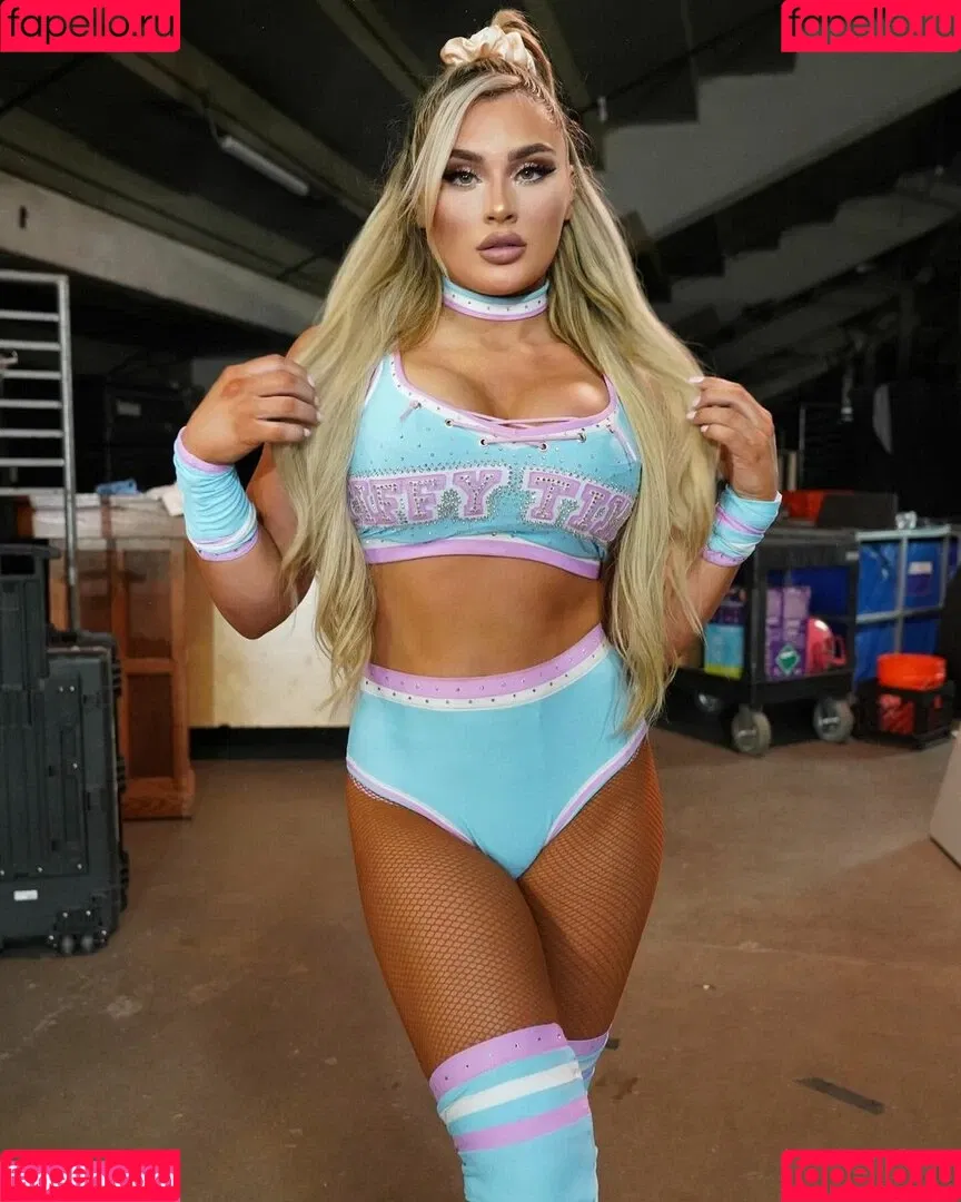 Tiffany Stratton / tiffany_stratton / tiffanywwe / tiffstrattonwwe Onlyfans Photo Gallery 