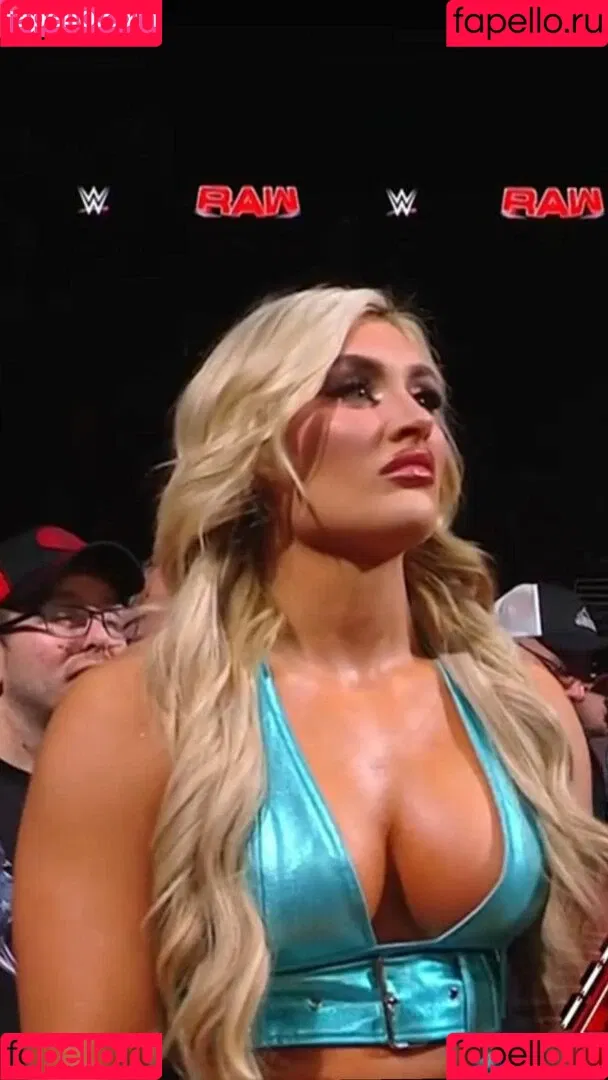 Tiffany Stratton / tiffany_stratton / tiffanywwe / tiffstrattonwwe Onlyfans Photo Gallery 
