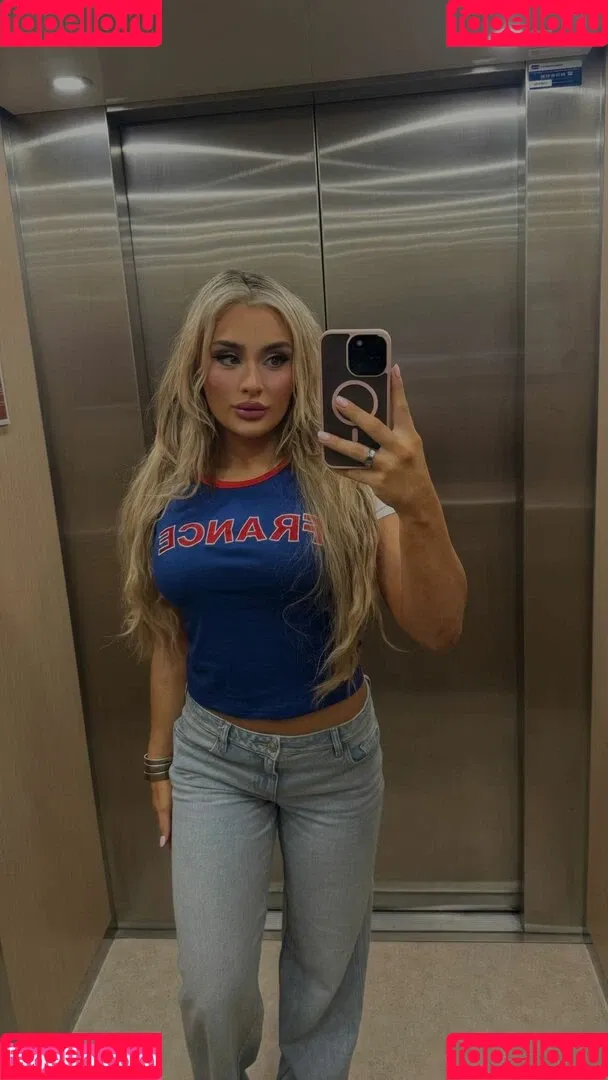 Tiffany Stratton / tiffany_stratton / tiffanywwe / tiffstrattonwwe Onlyfans Photo Gallery 