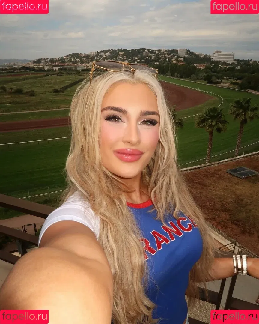 Tiffany Stratton / tiffany_stratton / tiffanywwe / tiffstrattonwwe Onlyfans Photo Gallery 