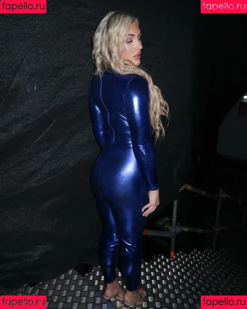 Tiffany Stratton / tiffany_stratton / tiffanywwe / tiffstrattonwwe Onlyfans Photo Gallery 