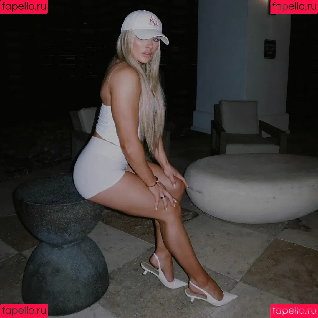 Tiffany Stratton / tiffany_stratton / tiffanywwe / tiffstrattonwwe Onlyfans Photo Gallery 