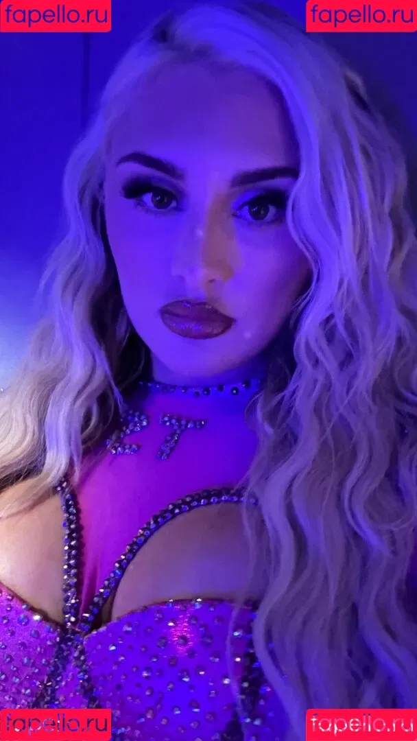 Tiffany Stratton / tiffany_stratton / tiffanywwe / tiffstrattonwwe Onlyfans Photo Gallery 