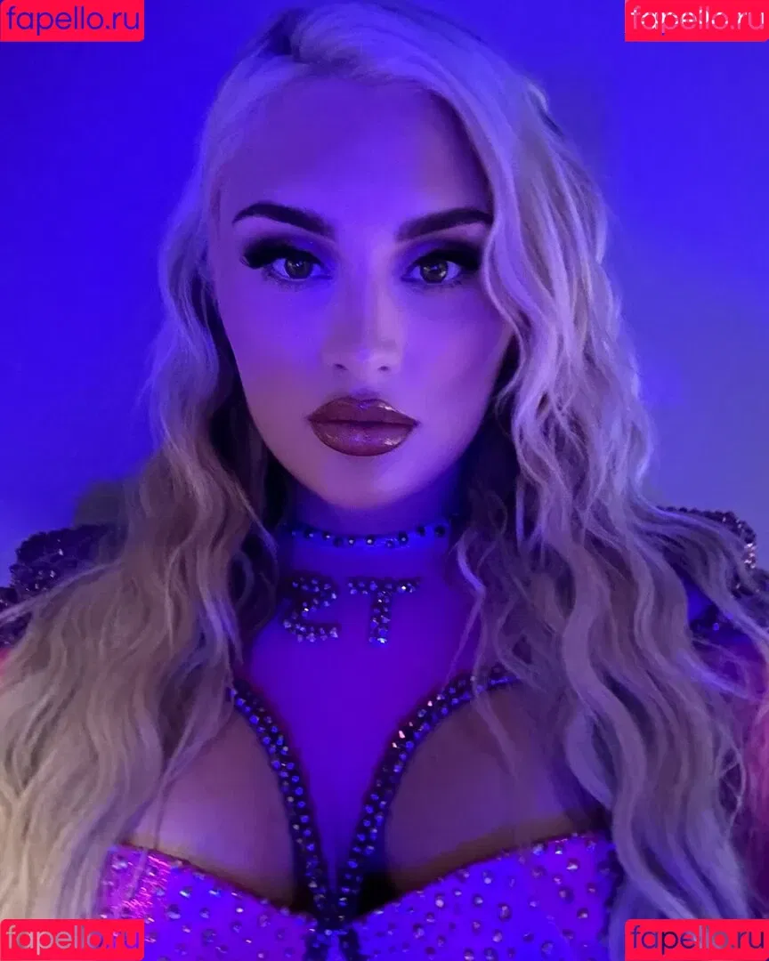 Tiffany Stratton / tiffany_stratton / tiffanywwe / tiffstrattonwwe Onlyfans Photo Gallery 