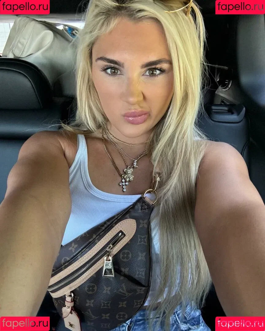 Tiffany Stratton / tiffany_stratton / tiffanywwe / tiffstrattonwwe Onlyfans Photo Gallery 