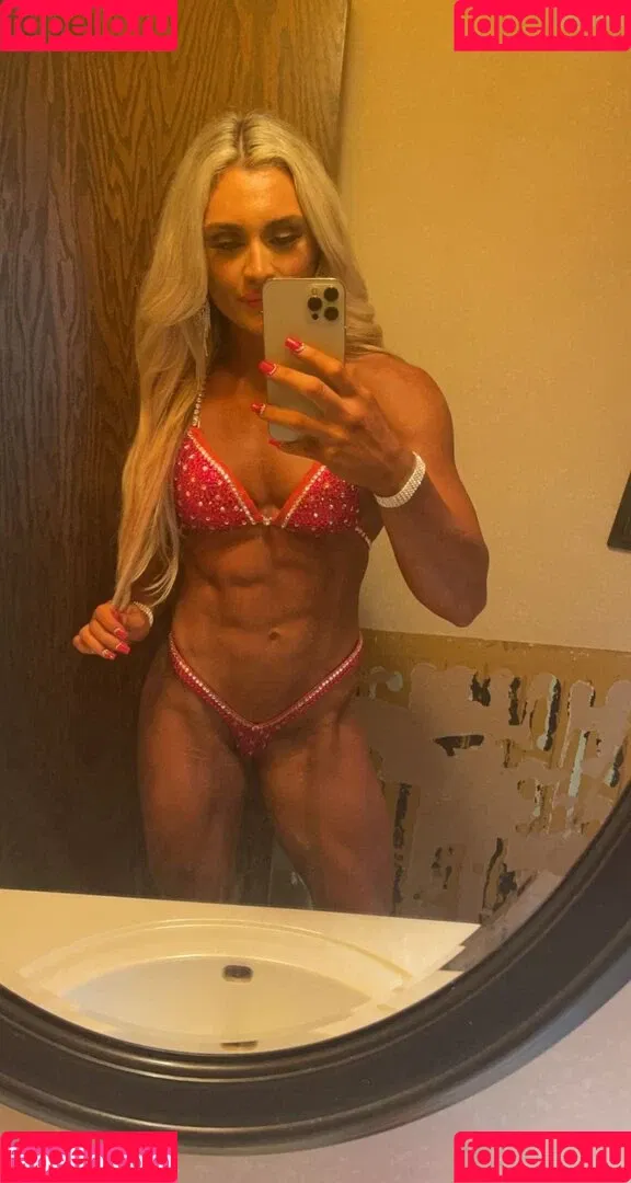 Tiffany Stratton / tiffany_stratton / tiffanywwe / tiffstrattonwwe Onlyfans Photo Gallery 