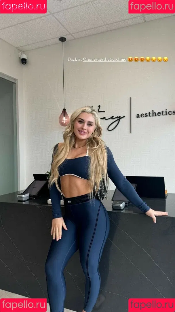 Tiffany Stratton / tiffany_stratton / tiffanywwe / tiffstrattonwwe Onlyfans Photo Gallery 
