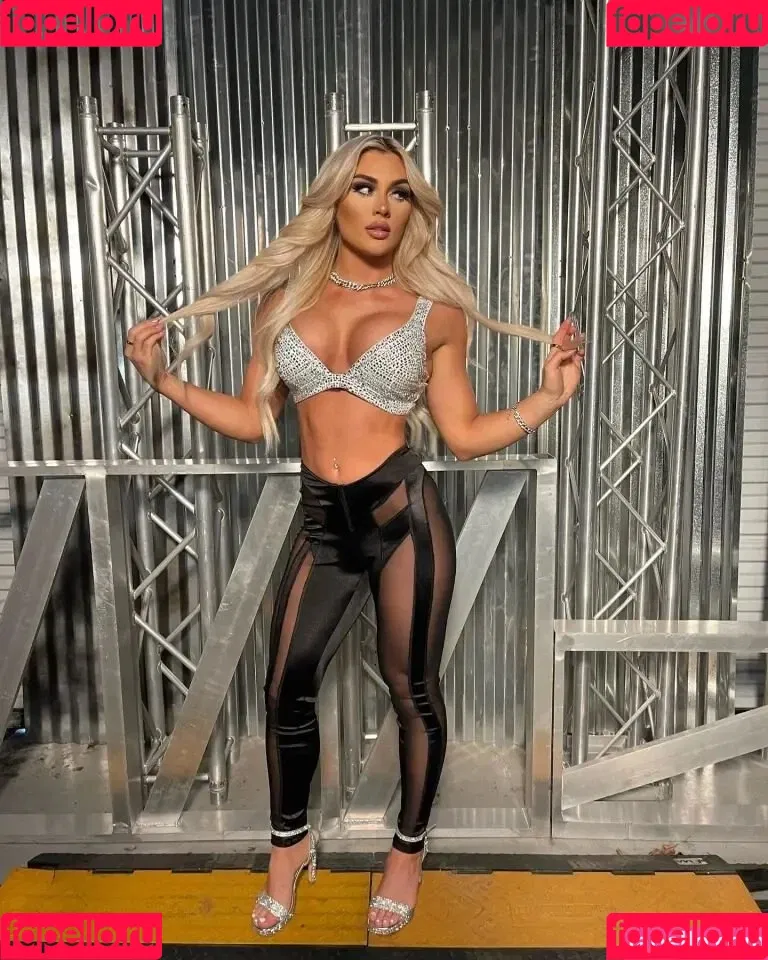 Tiffany Stratton / tiffany_stratton / tiffanywwe / tiffstrattonwwe Onlyfans Photo Gallery 