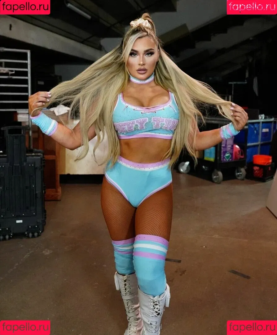 Tiffany Stratton / tiffany_stratton / tiffanywwe / tiffstrattonwwe Onlyfans Photo Gallery 