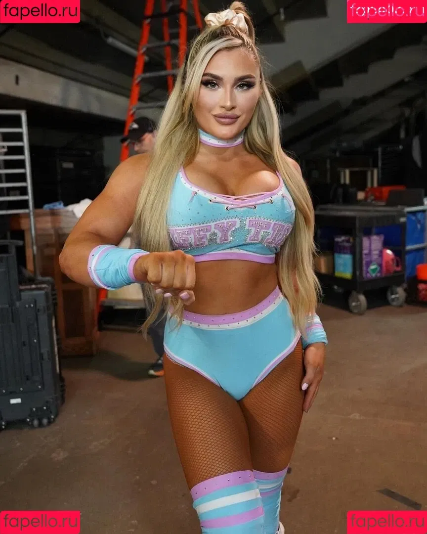 Tiffany Stratton / tiffany_stratton / tiffanywwe / tiffstrattonwwe Onlyfans Photo Gallery 
