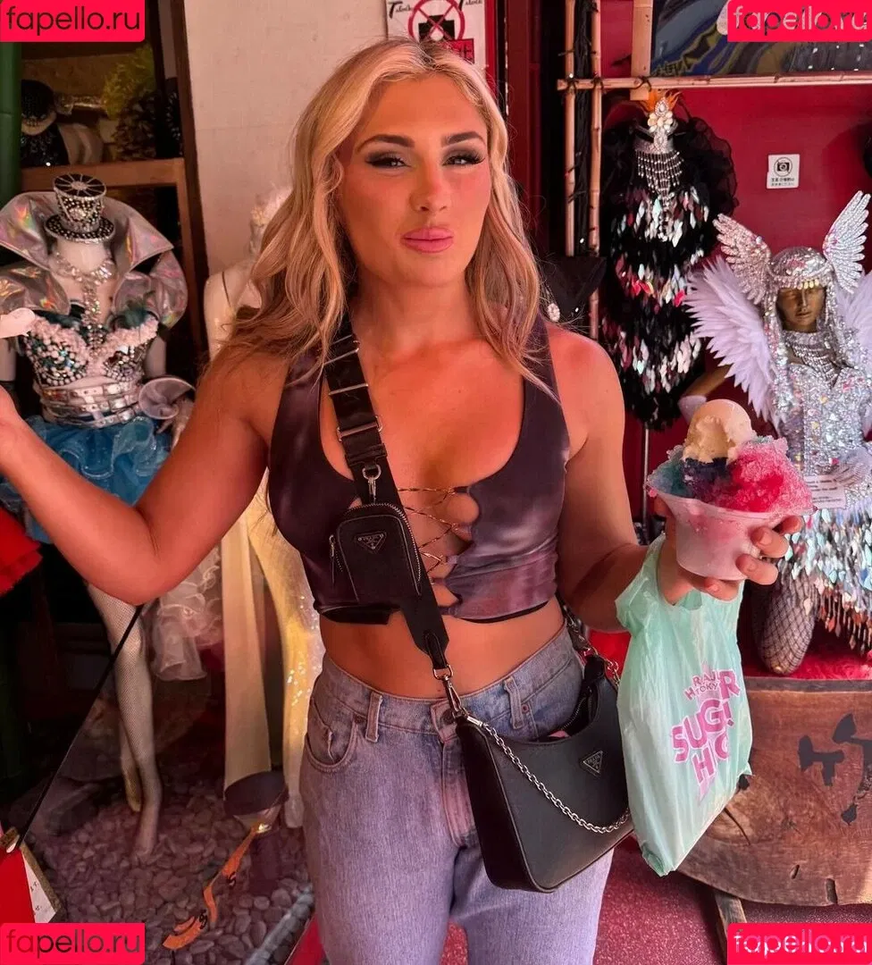 Tiffany Stratton / tiffany_stratton / tiffanywwe / tiffstrattonwwe Onlyfans Photo Gallery 