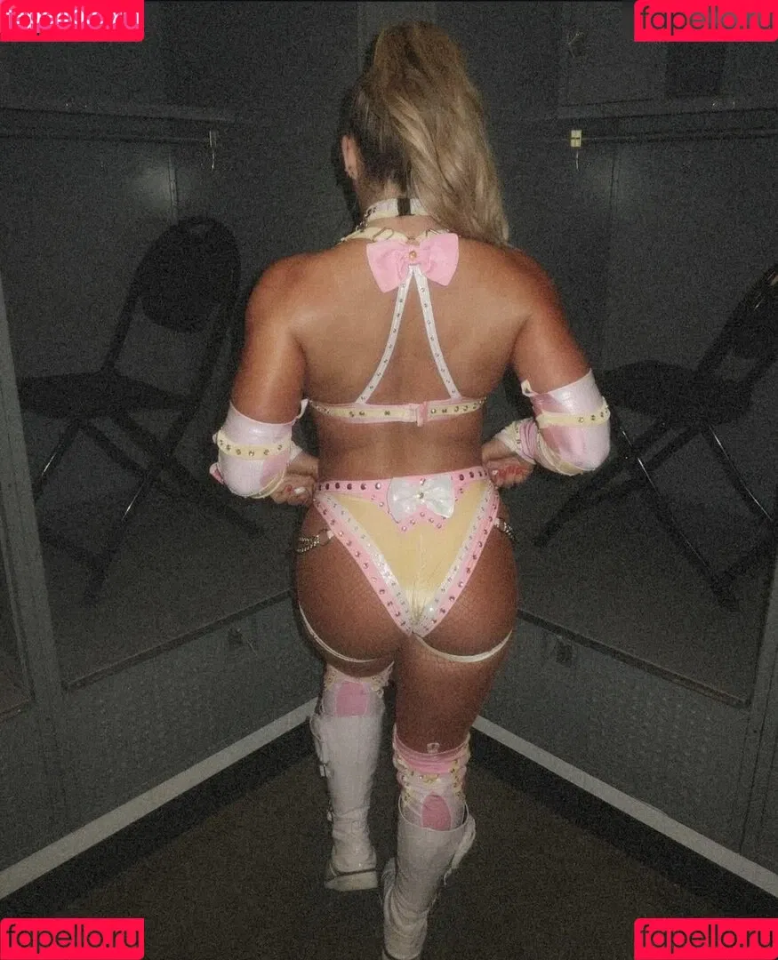 Tiffany Stratton / tiffany_stratton / tiffanywwe / tiffstrattonwwe Onlyfans Photo Gallery 