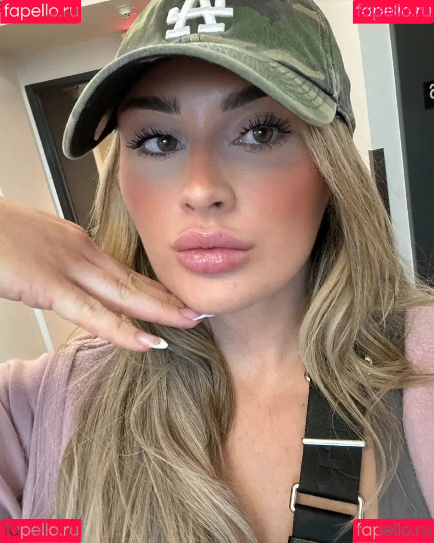 Tiffany Stratton / tiffany_stratton / tiffanywwe / tiffstrattonwwe Onlyfans Photo Gallery 