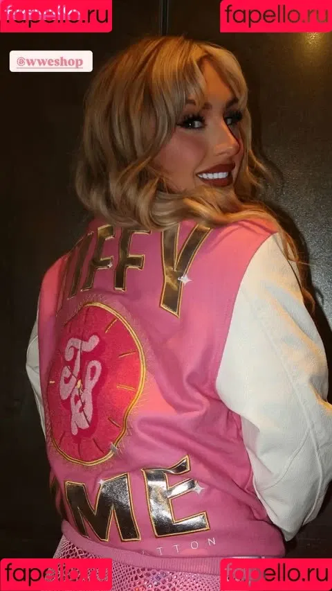 Tiffany Stratton / tiffany_stratton / tiffanywwe / tiffstrattonwwe Onlyfans Photo Gallery 