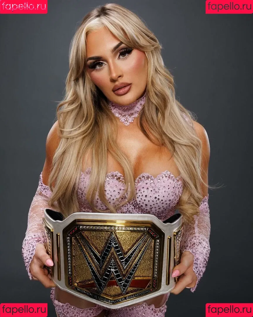 Tiffany Stratton / tiffany_stratton / tiffanywwe / tiffstrattonwwe Onlyfans Photo Gallery 
