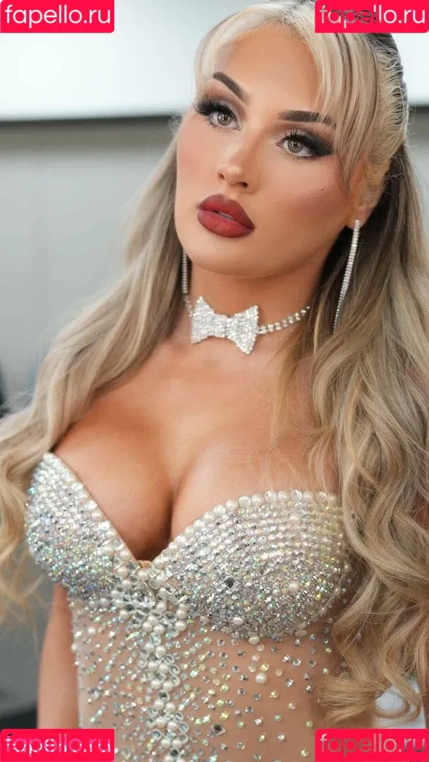 Tiffany Stratton / tiffany_stratton / tiffanywwe / tiffstrattonwwe Onlyfans Photo Gallery 