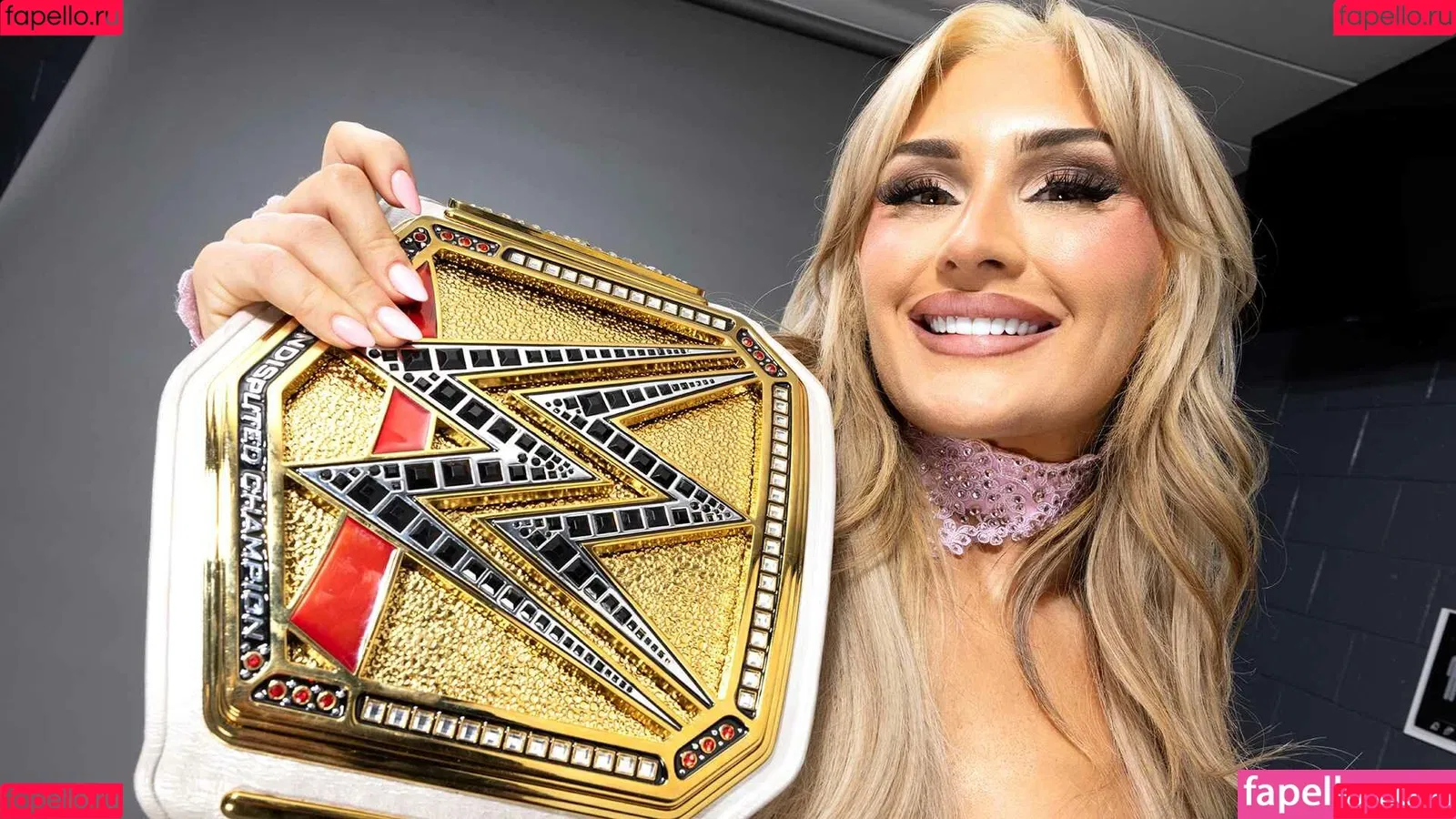 Tiffany Stratton / tiffany_stratton / tiffanywwe / tiffstrattonwwe Onlyfans Photo Gallery 