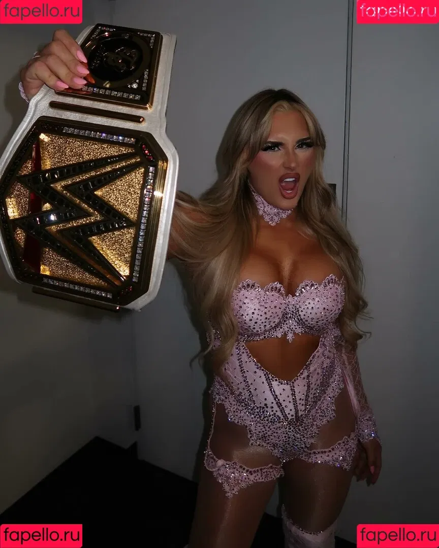 Tiffany Stratton / tiffany_stratton / tiffanywwe / tiffstrattonwwe Onlyfans Photo Gallery 