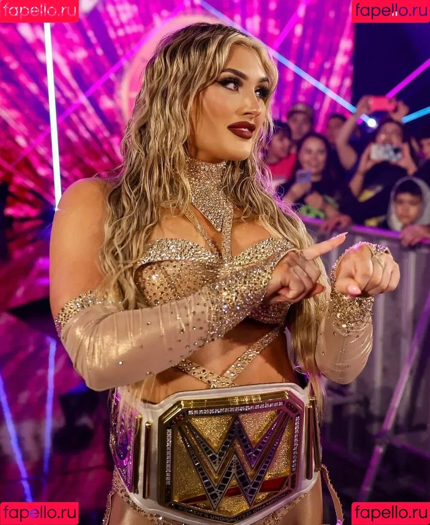 Tiffany Stratton / tiffany_stratton / tiffanywwe / tiffstrattonwwe Onlyfans Photo Gallery 
