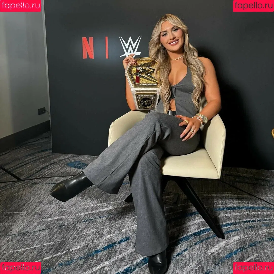Tiffany Stratton / tiffany_stratton / tiffanywwe / tiffstrattonwwe Onlyfans Photo Gallery 