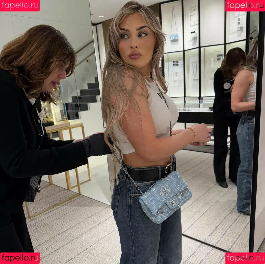 Tiffany Stratton / tiffany_stratton / tiffanywwe / tiffstrattonwwe Onlyfans Photo Gallery 