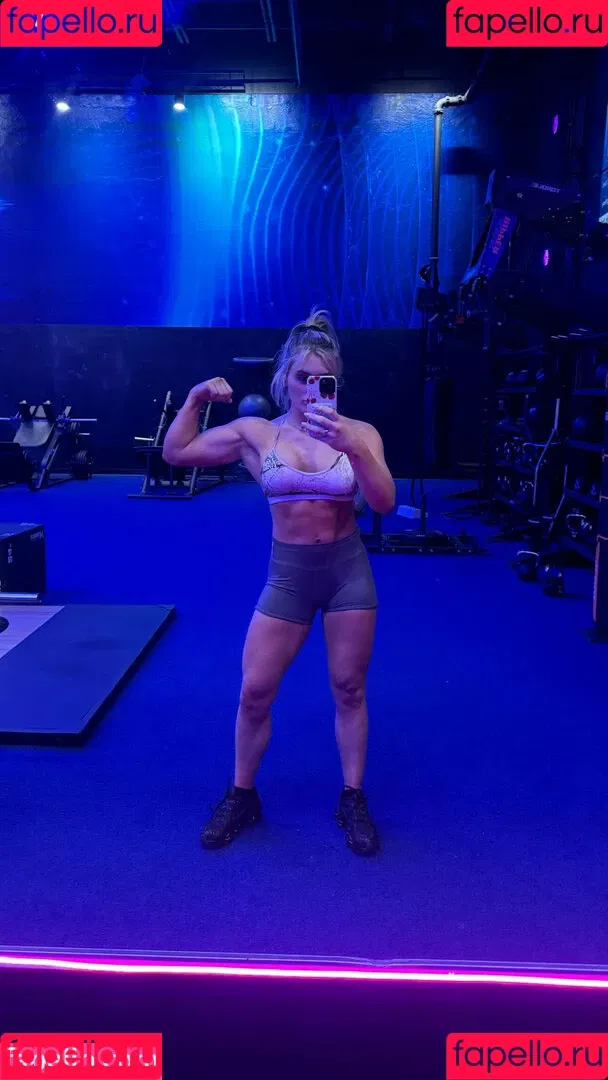 Tiffany Stratton / tiffany_stratton / tiffanywwe / tiffstrattonwwe Onlyfans Photo Gallery 