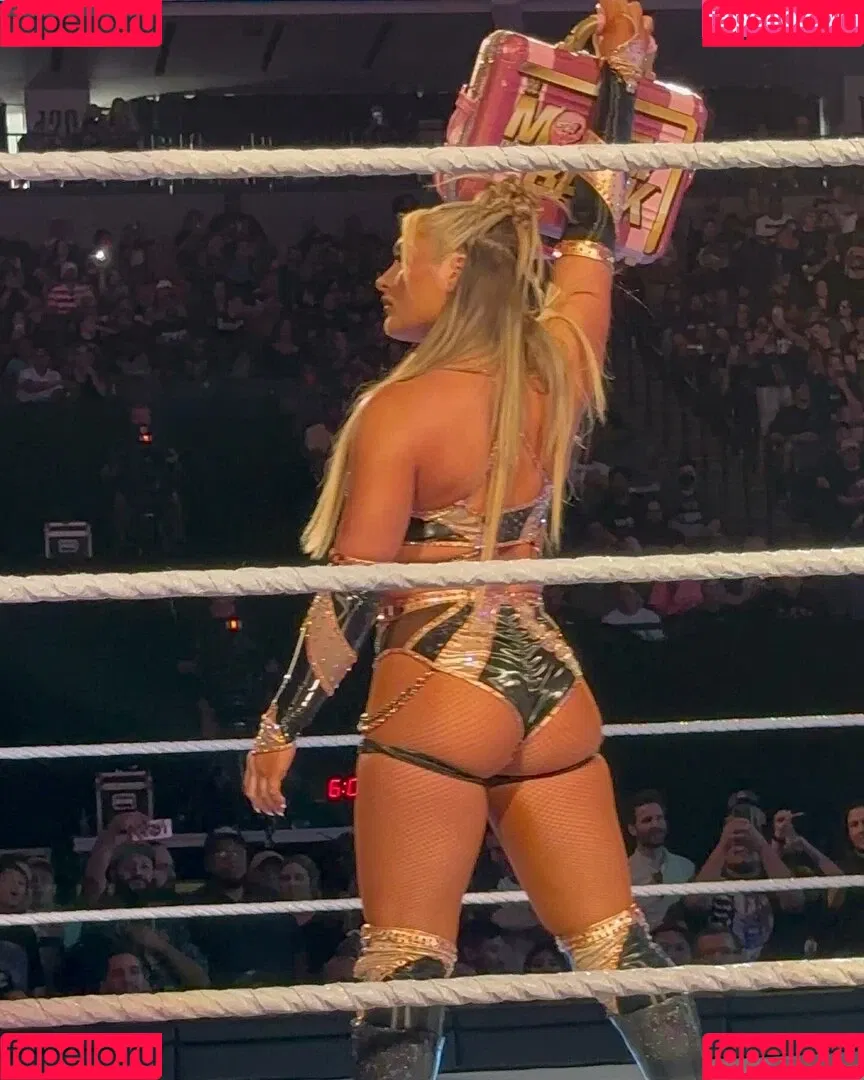 Tiffany Stratton / tiffany_stratton / tiffanywwe / tiffstrattonwwe Onlyfans Photo Gallery 