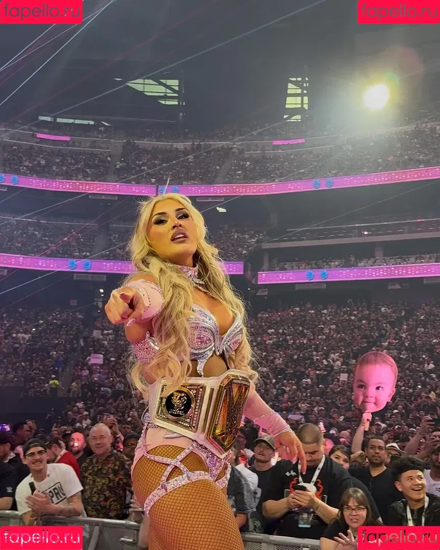 Tiffany Stratton / tiffany_stratton / tiffanywwe / tiffstrattonwwe Onlyfans Photo Gallery 