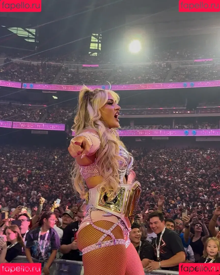Tiffany Stratton / tiffany_stratton / tiffanywwe / tiffstrattonwwe Onlyfans Photo Gallery 